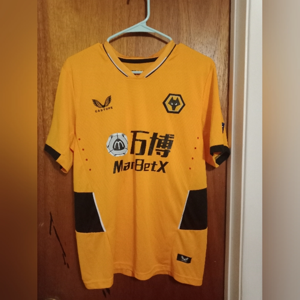 Wolves FC Home Soccer Jersey #9 Size M